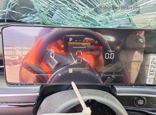 KNAG44J84T5402798 2026 KIA K5 Gray Instrument cluster view