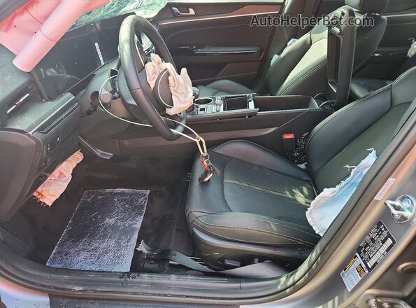 KNAG44J84T5402798 2026 KIA K5 Gray Front interior view