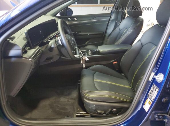 KNAG44J85T5398485 2026 KIA K5 Blue Vista interior delantera