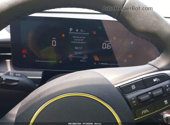 KNAG64J71S5378167 2025 KIA K5 Gray Vista de los asientos traseros