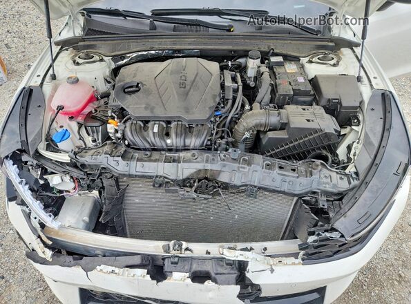 KNAG64J72S5336400 2025 KIA K5 Белый Вид задней части салона