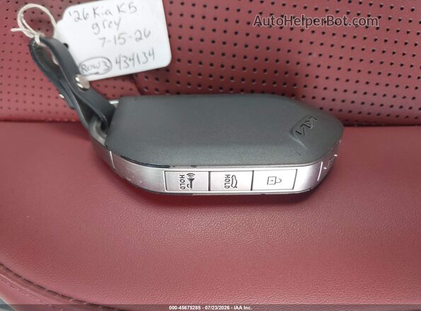 KNAG64J72T5434134 2026 KIA K5 Gray Вид панелі приладів