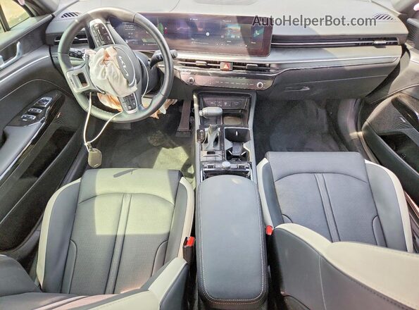 KNAG64J74S5360410 2025 KIA K5 Серый Вид панели приборов