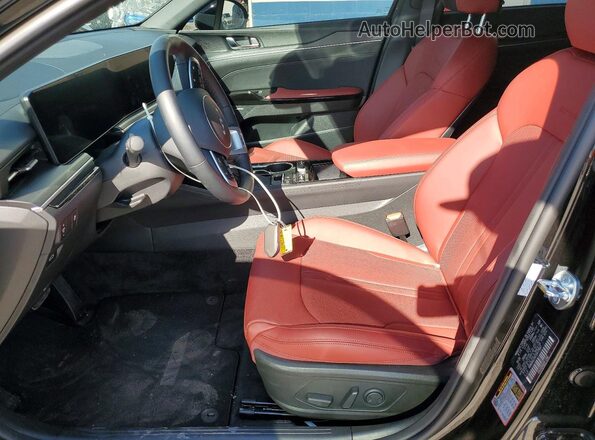 KNAG64J74T5477647 2026 KIA K5 Black წინა სალონის ხედი