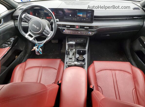 KNAG64J76S5322239 2025 KIA K5 Gray Vista del salpicadero