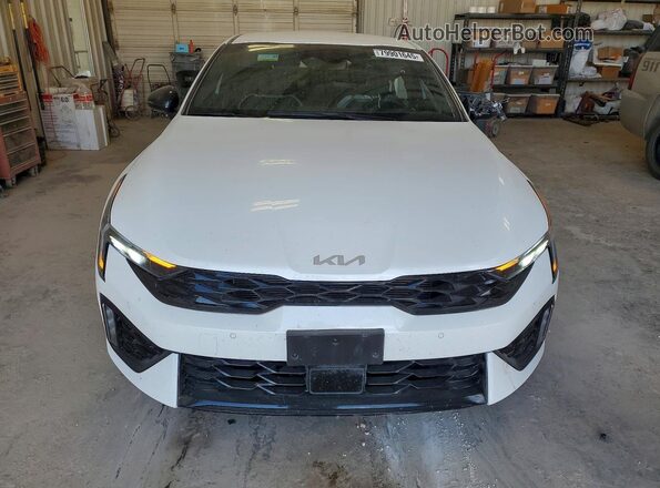 KNAG64J76S5372350 2025 KIA K5 White Widok z przodu