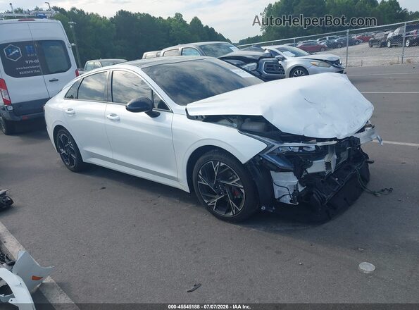 KNAG64J77S5356772 2025 KIA K5 White Սալոնի հետևի տեսք