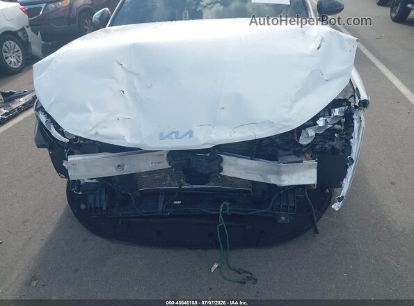 KNAG64J77S5356772 2025 KIA K5 White Դիմացի տեսք