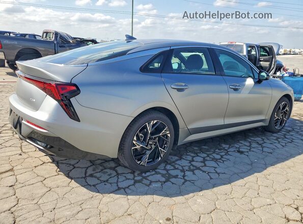 KNAG64J77T5449082 2026 KIA K5 Silver Tył prawy