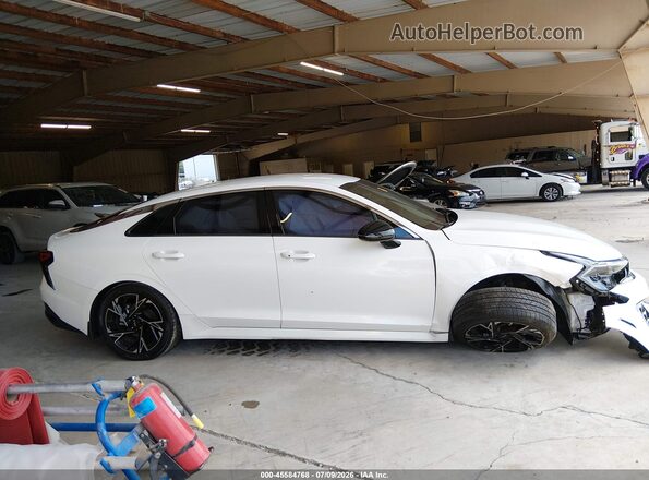 KNAG64J78S5285629 2025 KIA K5 White Սալոնի հետևի տեսք