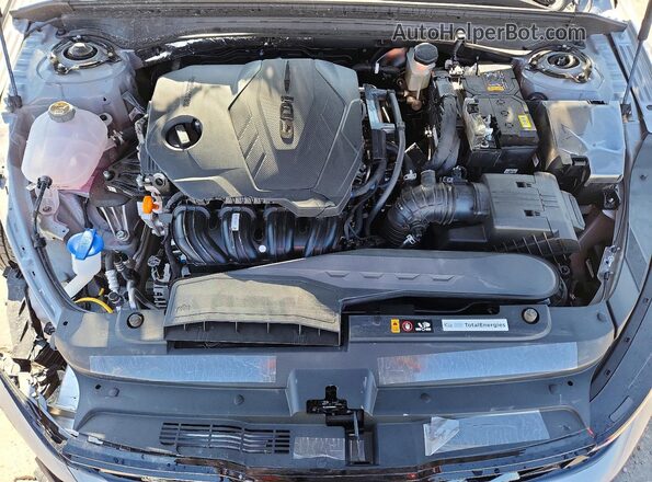 KNAG64J78T5496010 2026 KIA K5 Silver უკანა სალონის ხედი