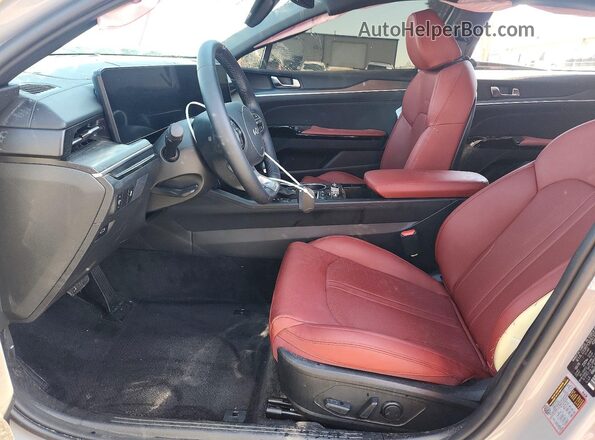 KNAG64J78T5496010 2026 KIA K5 Silver წინა სალონის ხედი