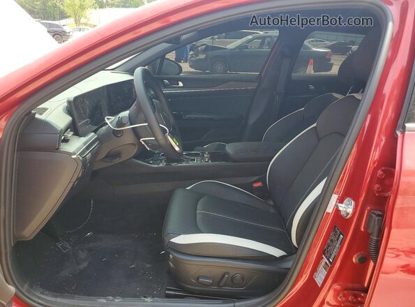 KNAG64J79T5402085 2026 KIA K5 Red Вид салону спереду