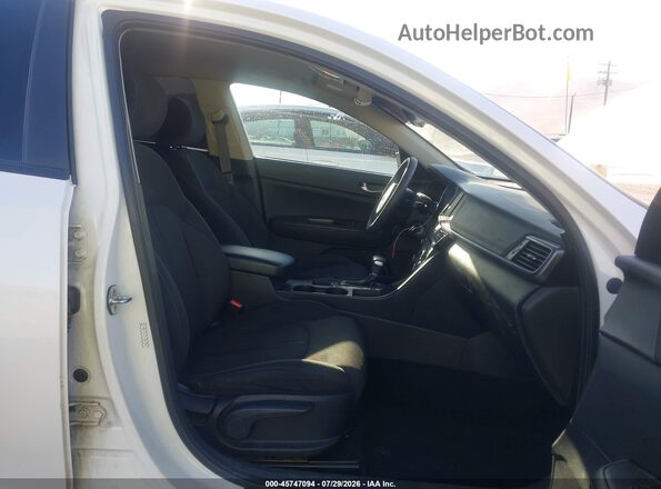 KNAGT4L3XJ5203384 2018 KIA OPTIMA White Вид салону спереду
