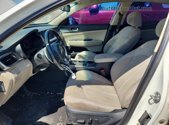 KNAGT4LE6H5009950 2017 KIA OPTIMA Белый Вид салона спереди