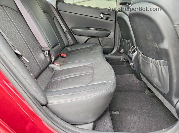 KNAGU4LE4J5022697 2018 KIA OPTIMA Red Вид задніх сидінь