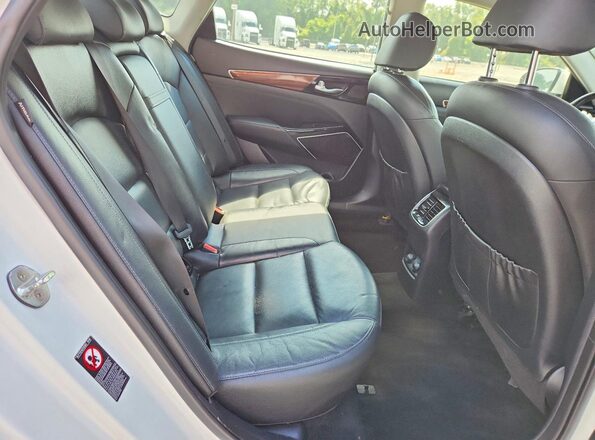 KNALC4J12H5093859 2017 KIA CADENZA White Вид задніх сидінь