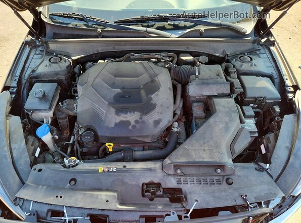 KNALC4J16J5114105 2018 KIA CADENZA Black Rear interior view