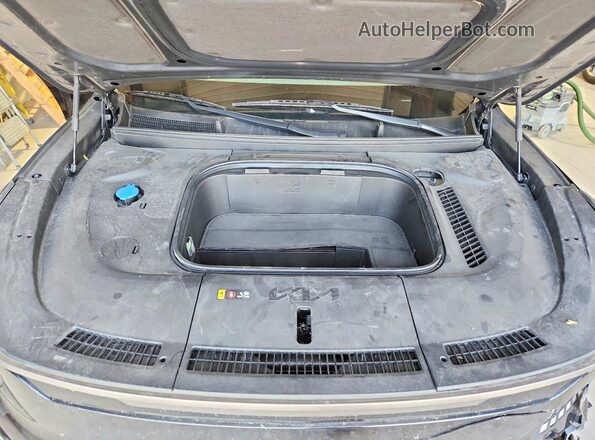 KNDADFS52R6029045 2024 KIA EV9 Black ძრავის განყოფილების ხედი