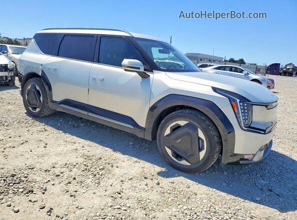 KNDADFS54R6027345 2024 KIA EV9 Silver Front right