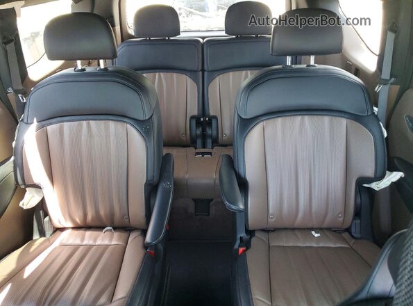KNDAEFS51R6022438 2024 KIA EV9 Black Rear seats view