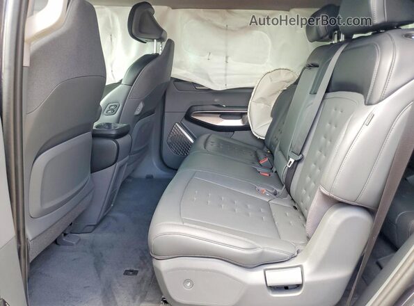 KNDAFFS53R6033700 2024 KIA EV9 Charcoal Вид задньої частини салону