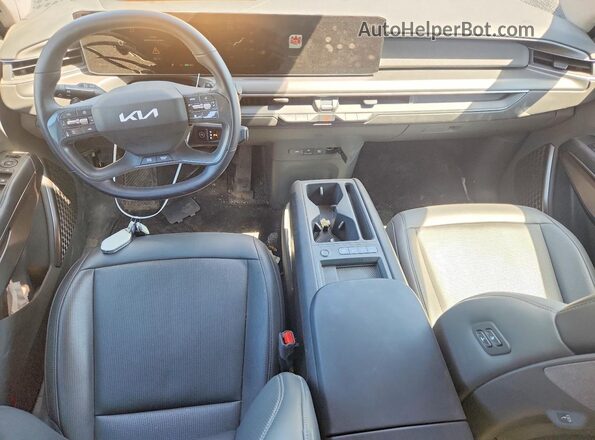 KNDAFFS54R6043703 2024 KIA EV9 Black Առջևի վահանակի տեսք