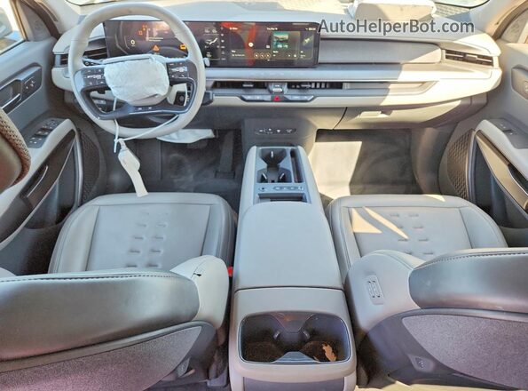 KNDAFFS59R6033880 2024 KIA EV9 Зеленый Вид панели приборов