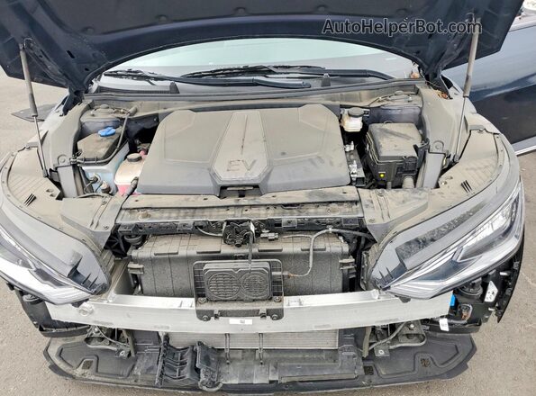 KNDC34LA0R5205043 2024 KIA EV6 Blue Vista del compartimento del motor