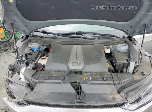KNDC34LA1P5091423 2023 KIA EV6 Silver Շարժիչի բաժամունքի տեսք