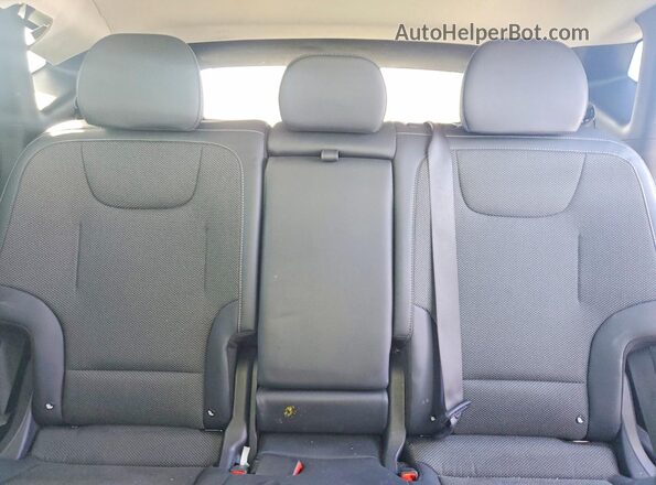 KNDC34LB4R5215535 2024 KIA EV6 White Rear seats view