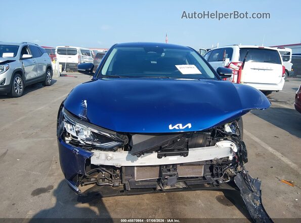 KNDC3DLC1N5071087 2022 KIA EV6 Blue Vista interior trasera