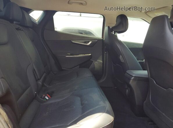 KNDC3DLC1R5186536 2024 KIA EV6 Red Vista de los asientos traseros