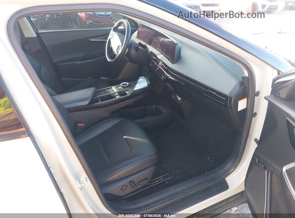 KNDC3DLC3N5087842 2022 KIA EV6 White Front interior view