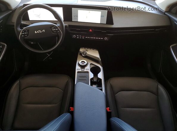 KNDC3DLC7R5192244 2024 KIA EV6 Серый Вид панели приборов