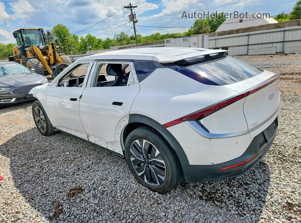 KNDC3DLC8R5196044 2024 KIA EV6 White Rear left