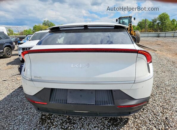 KNDC3DLC8R5196044 2024 KIA EV6 White Rear view
