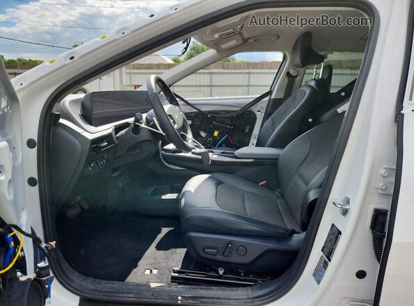 KNDC3DLC8R5196044 2024 KIA EV6 White Front interior view