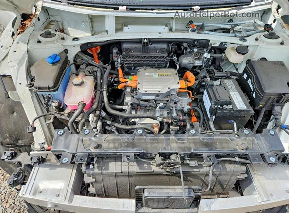 KNDC3DLC8R5196044 2024 KIA EV6 White Engine compartment view