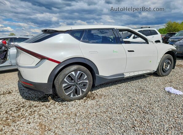 KNDC3DLC8R5196044 2024 KIA EV6 White Rear right