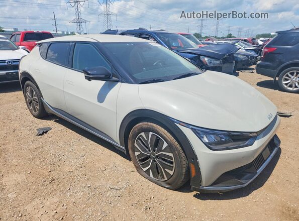 KNDC3DLCXN5086574 2022 KIA EV6 Cream Delantero derecho