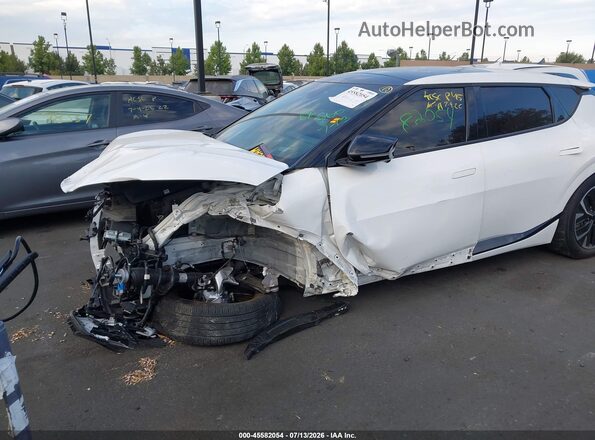 KNDC44LA4R5203986 2024 KIA EV6 White Front view