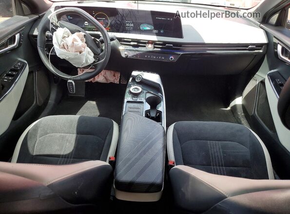 KNDC4DLC8N5025592 2022 KIA EV6 Бордовый Вид панели приборов