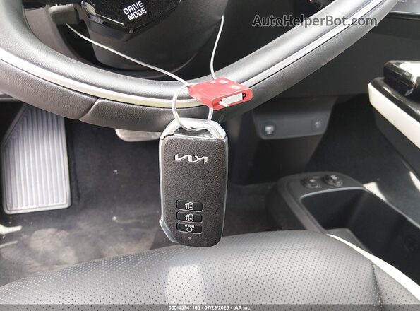 KNDC4DLCXP5097560 2023 KIA EV6 Blue Dashboard view