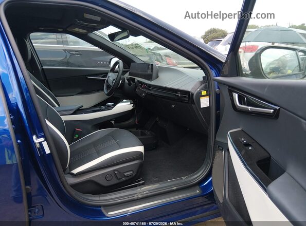 KNDC4DLCXP5097560 2023 KIA EV6 Blue Front interior view