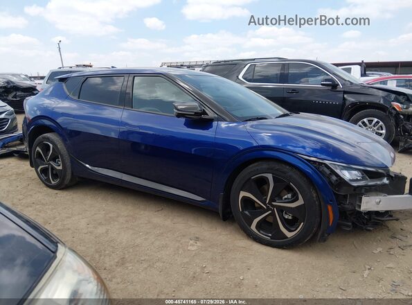 KNDC4DLCXP5097560 2023 KIA EV6 Blue 360 interior view