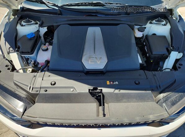 KNDC5DLE2P5125091 2023 KIA EV6 Белый Вид подкапотного пространства