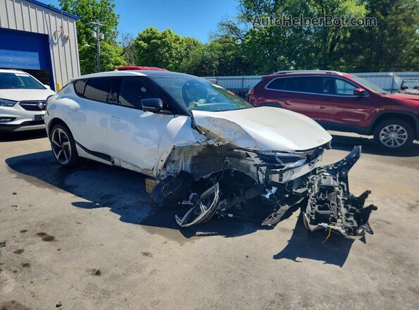 KNDC5DLE6P5106429 2023 KIA EV6 Белый Передняя правая четверть