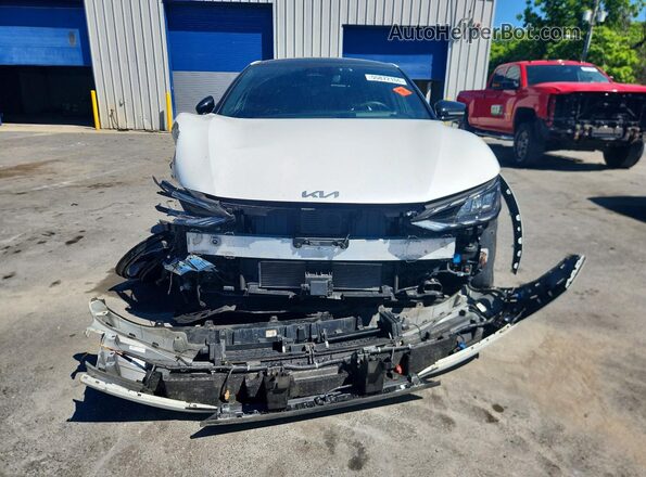 KNDC5DLE6P5106429 2023 KIA EV6 Белый Вид спереди