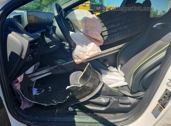 KNDC5DLE6P5106429 2023 KIA EV6 Белый Вид салона спереди